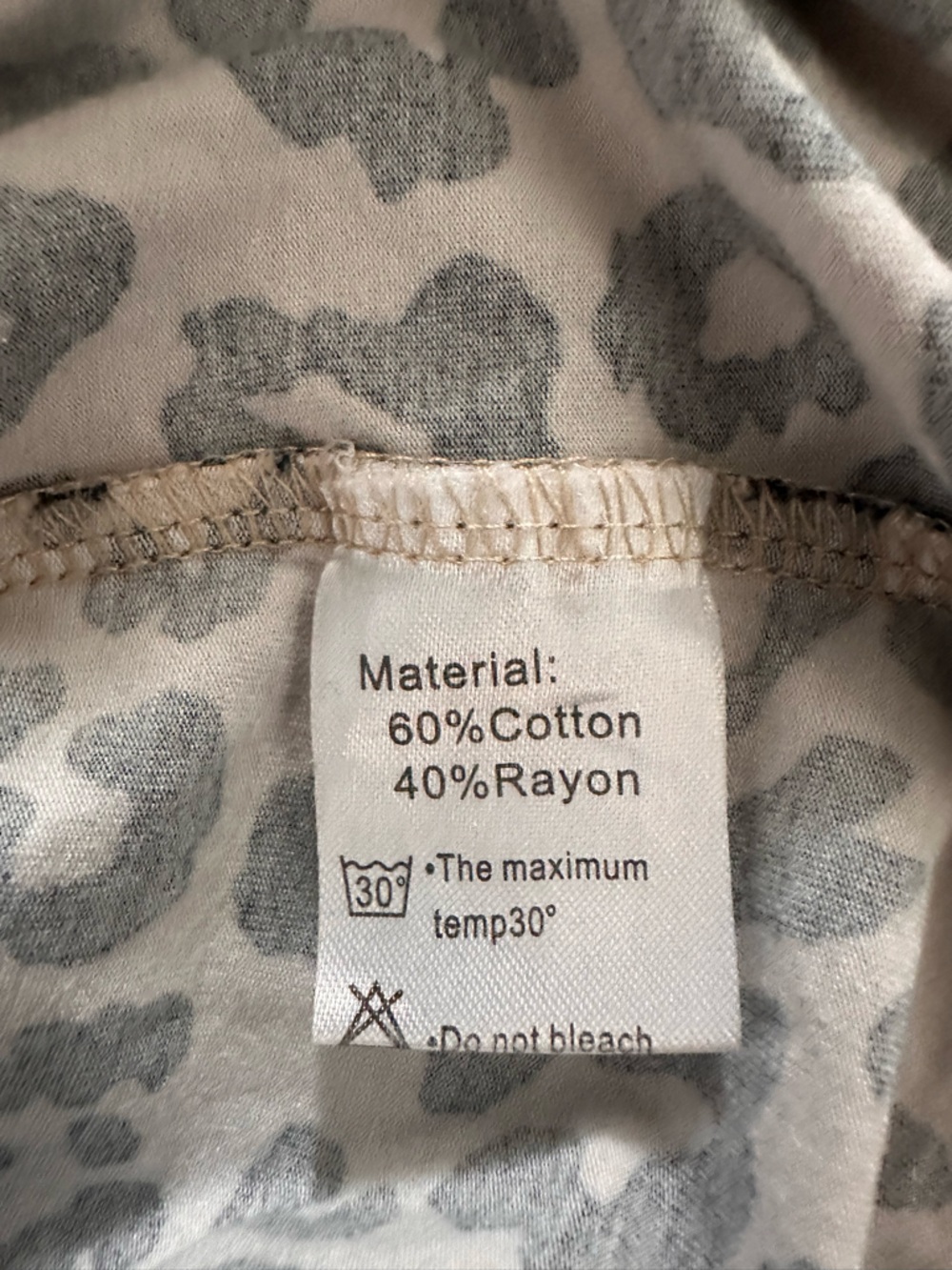 Leopard Print V-Neck Pocket Tee - Beige/Black with Stretch Size XL - Picture 3 of 3